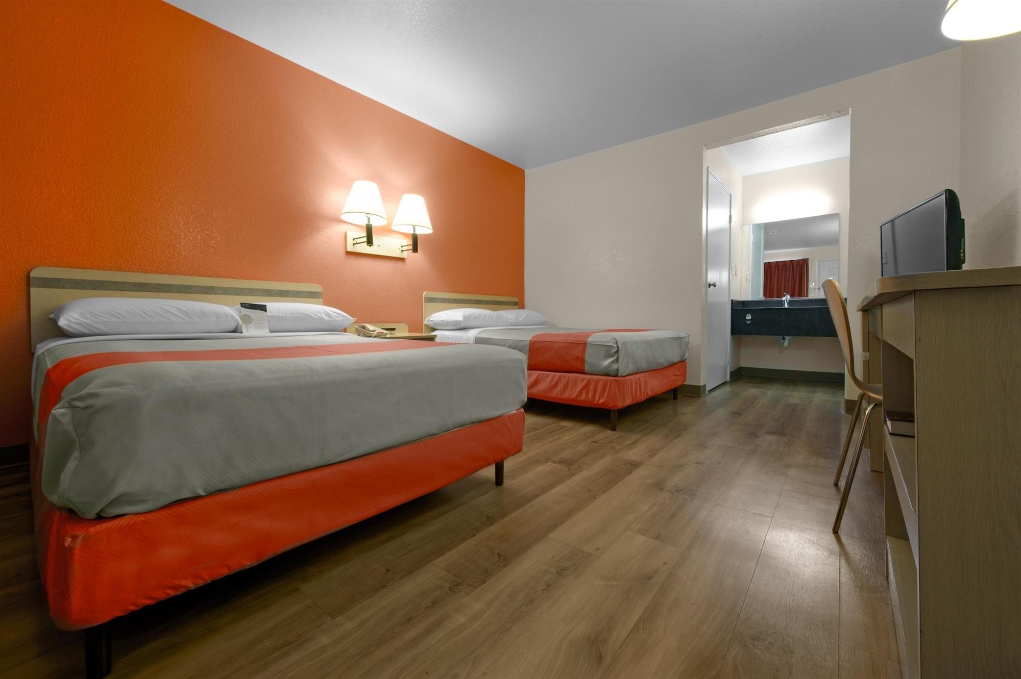 Park Inn By Radisson, 우즈크로스 외부 사진