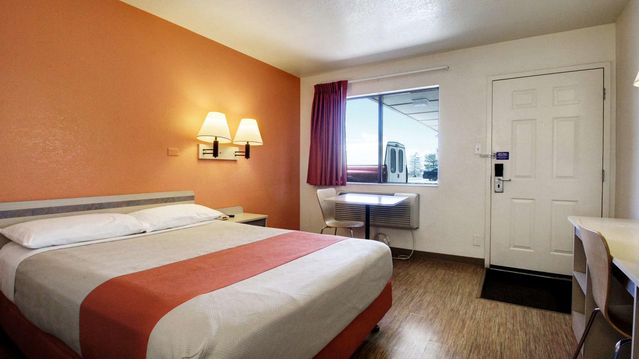 Park Inn By Radisson, 우즈크로스 외부 사진